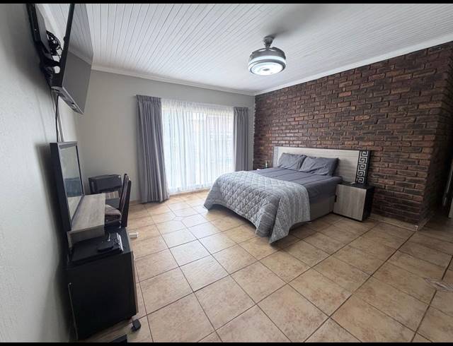 4 BEDROOM FREESTANDING FOR SALE IN SUNAIR PARK